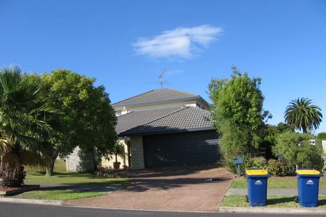 Photo of property in 25 Calypso Way, Unsworth Heights, Auckland, 0632