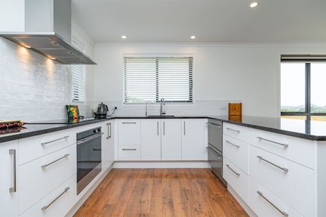 Photo of property in 5 Ngaio Close, Mangawhai, 0505