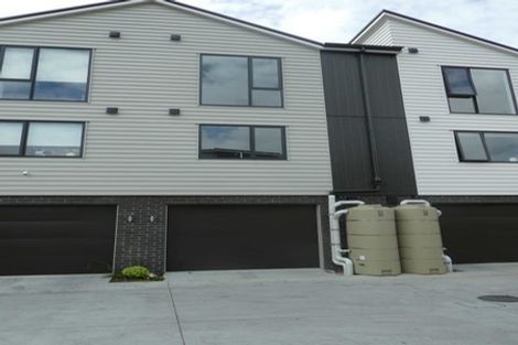 Photo of property in 2/504 Don Buck Road, Massey, Auckland, 0614