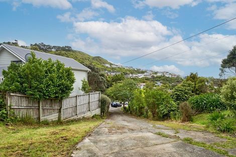 Photo of property in 23 Hollies Crescent, Johnsonville, Wellington, 6037