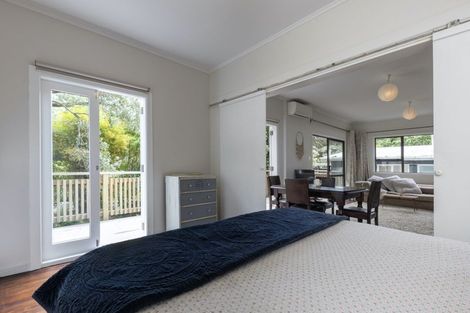 Photo of property in 43 Garden Road, Piha, New Lynn, 0772