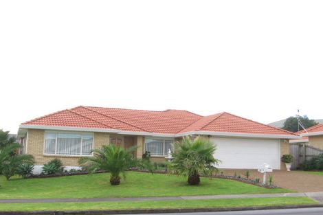 Photo of property in 93 Westerham Drive, Dannemora, Auckland, 2016