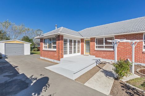Photo of property in 32 Bournemouth Crescent, Aranui, Christchurch, 8061