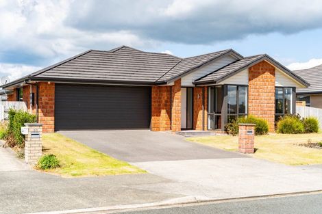 Photo of property in 20 Kowi Lakes Drive, One Tree Point, 0118