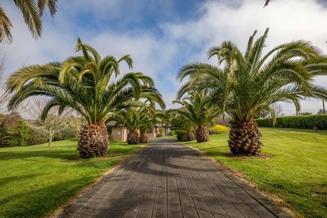 Photo of property in 10 Gleaming Place, Waiuku, 2123
