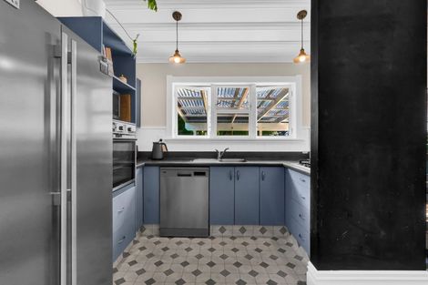 Photo of property in 192 Tukapa Street, Westown, New Plymouth, 4310