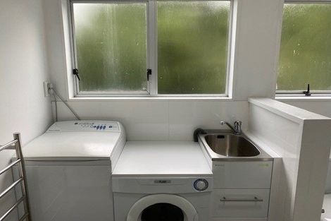 Photo of property in 4/49 Maungaraki Road, Korokoro, Lower Hutt, 5012