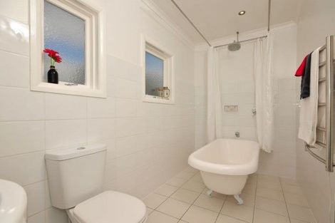 Photo of property in 122 Fox Street, Hamilton East, Hamilton, 3216