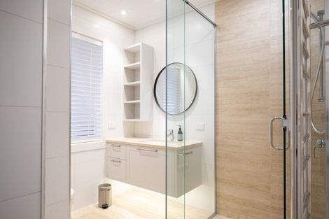 Photo of property in 32 Wallis Street, Raglan, 3225