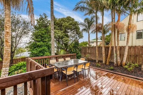 Photo of property in 5 View Ridge Drive, Ranui, Auckland, 0612