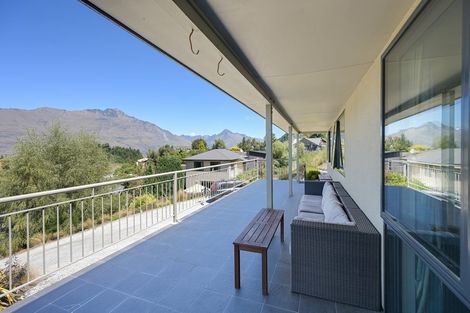 Photo of property in 30 Greenstone Place, Fernhill, Queenstown, 9300