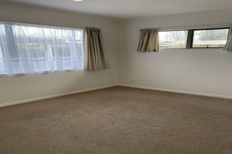 Photo of property in 142 Lynwood Road, New Lynn, Auckland, 0600