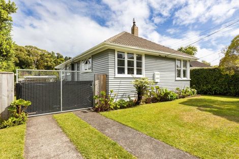 Photo of property in 5 Camden Street, Vogeltown, New Plymouth, 4310