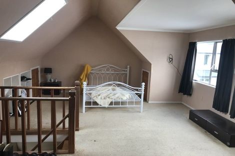 Photo of property in 2/12 Cardall Street, Newtown, Wellington, 6021