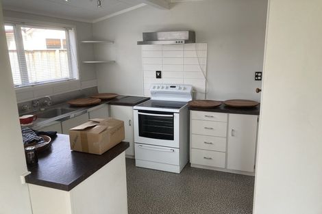 Photo of property in 98 Oakfield Crescent, Pukete, Hamilton, 3200