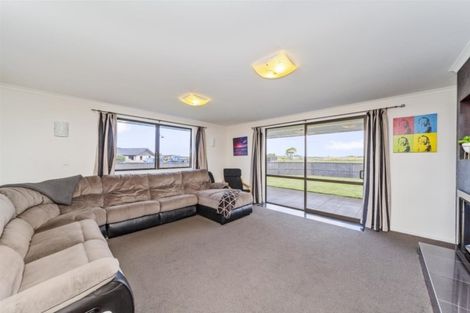 Photo of property in 5 Reremoana Close, Hawera, 4610