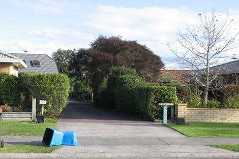 Photo of property in 166 Lakeside Drive, Orewa, 0931