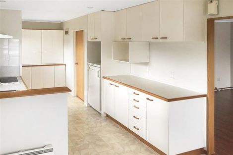 Photo of property in 21 Lavery Place, Sunnynook, Auckland, 0632