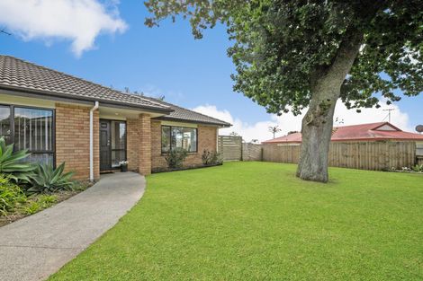 Photo of property in 12 Wairua Place, Pukekohe, 2120