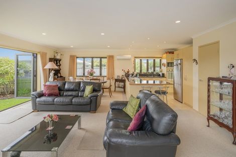 Photo of property in 24 Heritage Close, Whitianga, 3510