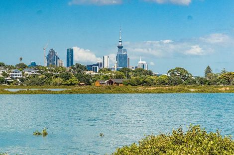 Photo of property in 49 Ngataringa Road, Devonport, Auckland, 0624