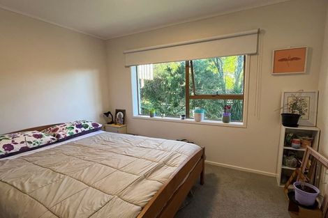 Photo of property in 2/16 Malters Place, Browns Bay, Auckland, 0630