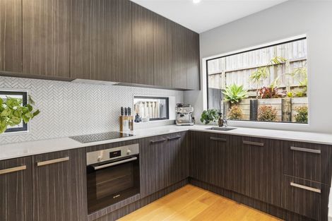 Photo of property in 21d Chippendale Crescent, Birkdale, Auckland, 0626