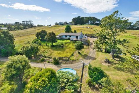 Photo of property in 136 Chamberlain Road, Massey, Auckland, 0614