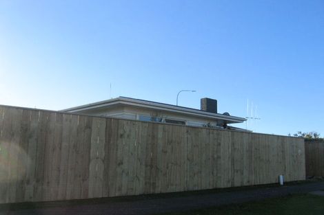 Photo of property in 2 John F Kennedy Drive, Milson, Palmerston North, 4414