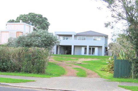 Photo of property in 10 Marellen Drive, Red Beach, 0932