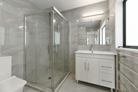 Photo of property in 18b Riverpark Crescent, Henderson, Auckland, 0610