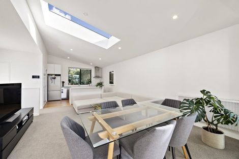 Photo of property in 2/18 Oriental Terrace, Oriental Bay, Wellington, 6011