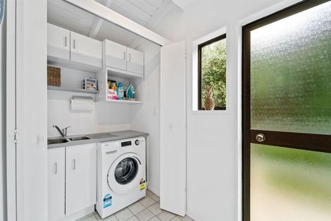 Photo of property in 27b Polkinghorne Drive, Manly, Whangaparaoa, 0930