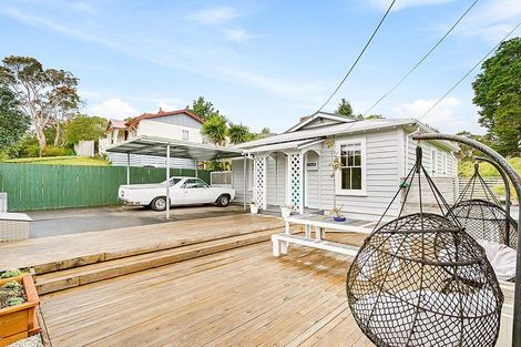 Photo of property in 38 Newington Road, Henderson, Auckland, 0612