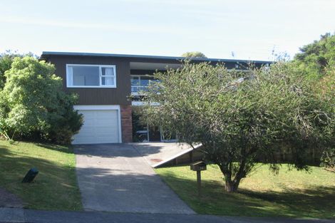 Photo of property in 10 Woodcote Drive, Glenfield, Auckland, 0629