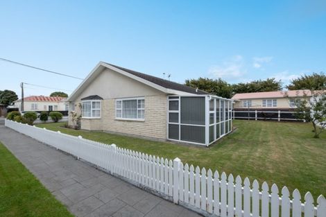 Photo of property in 17 Princes Street, Hawera, 4610