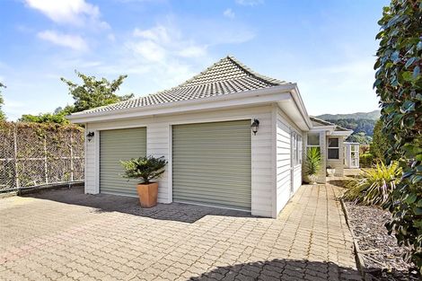 Photo of property in 53 Ranui Terrace, Tawa, Wellington, 5028
