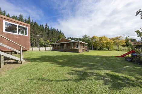 Photo of property in 293 Ararimu Valley Road, Helensville, Waimauku, 0882