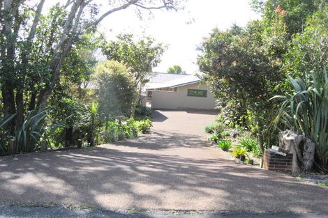 Photo of property in 328 Forest Hill Road, Waiatarua, Auckland, 0612
