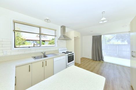 Photo of property in 2/16 Mulberry Place, Redwood, Christchurch, 8051