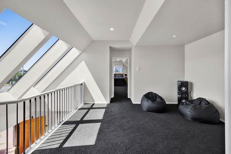 Photo of property in 9 County Drive, Hawera, 4610