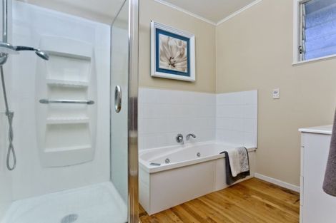 Photo of property in 1/91 Bond Crescent, Forrest Hill, Auckland, 0620