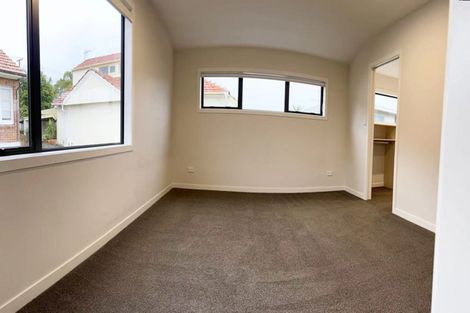 Photo of property in 22a Dallinghoe Crescent, Milford, Auckland, 0620