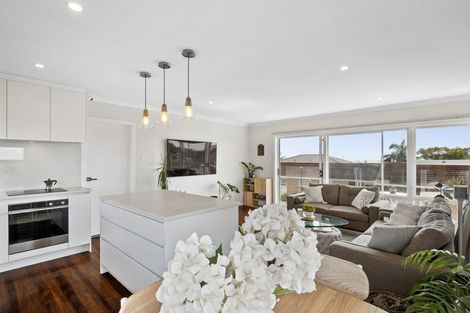 Photo of property in 3/7 Onepoto Road, Hauraki, Auckland, 0622