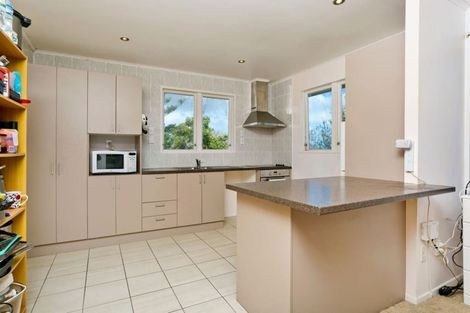 Photo of property in 12 Cassia Place, Sunnynook, Auckland, 0620