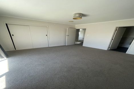 Photo of property in 2/100 Titirangi Road, New Lynn, Auckland, 0600