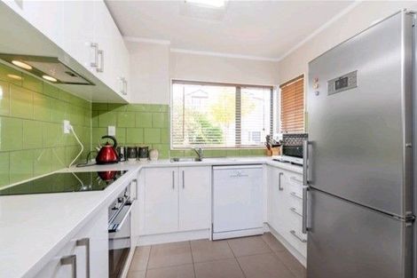 Photo of property in 25 Stephen Avenue, Henderson, Auckland, 0610