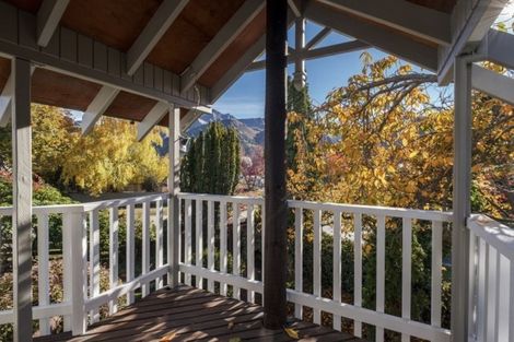 Photo of property in 2 Fox's Terrace, Arrowtown, 9302