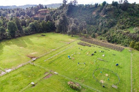 Photo of property in 12 Lagoon Road, Rangiwahia, Kimbolton, 4774