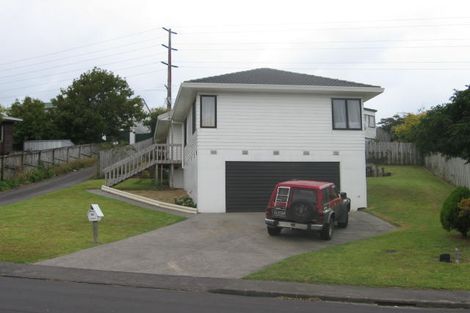 Photo of property in 82 Athena Drive, Totara Vale, Auckland, 0629